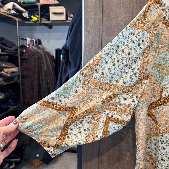 Rose and Olive 1X Top Tunic V Neck Button Down Smocking Boho - Picture 6 of 10